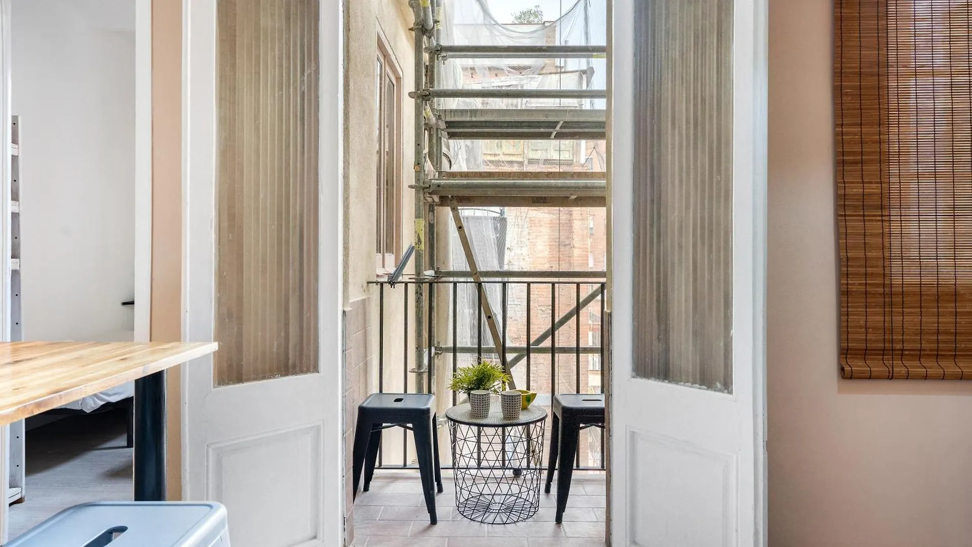 Fridays Flats Retro Chic In Poble Sec Apartment Barcelona