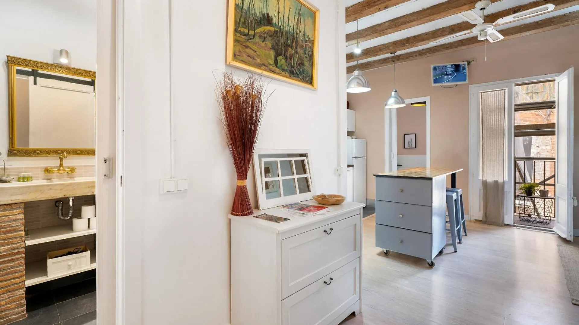 Fridays Flats Retro Chic In Poble Sec Apartment Barcelona Spain