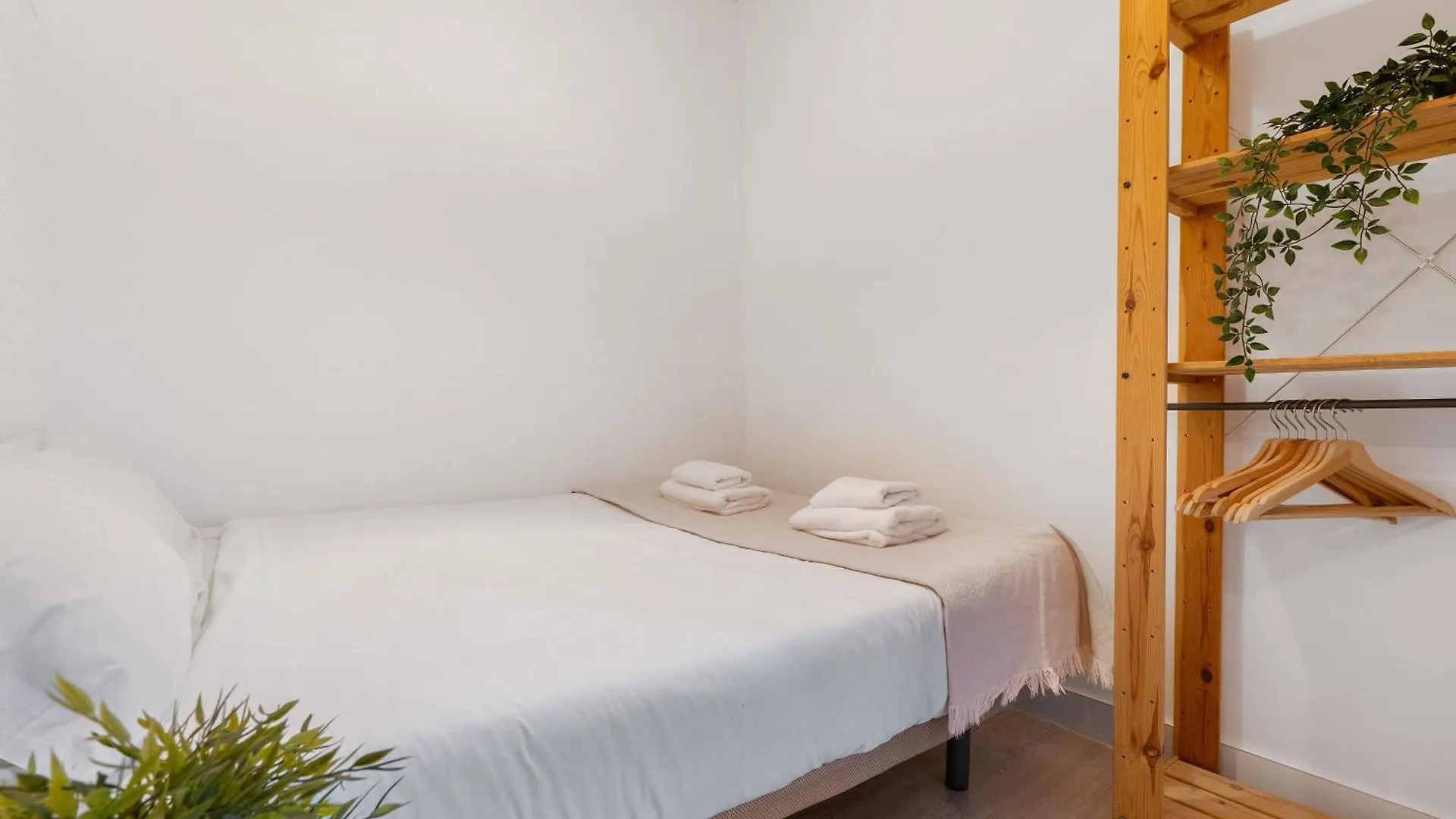Fridays Flats Retro Chic In Poble Sec Apartment Barcelona Spain