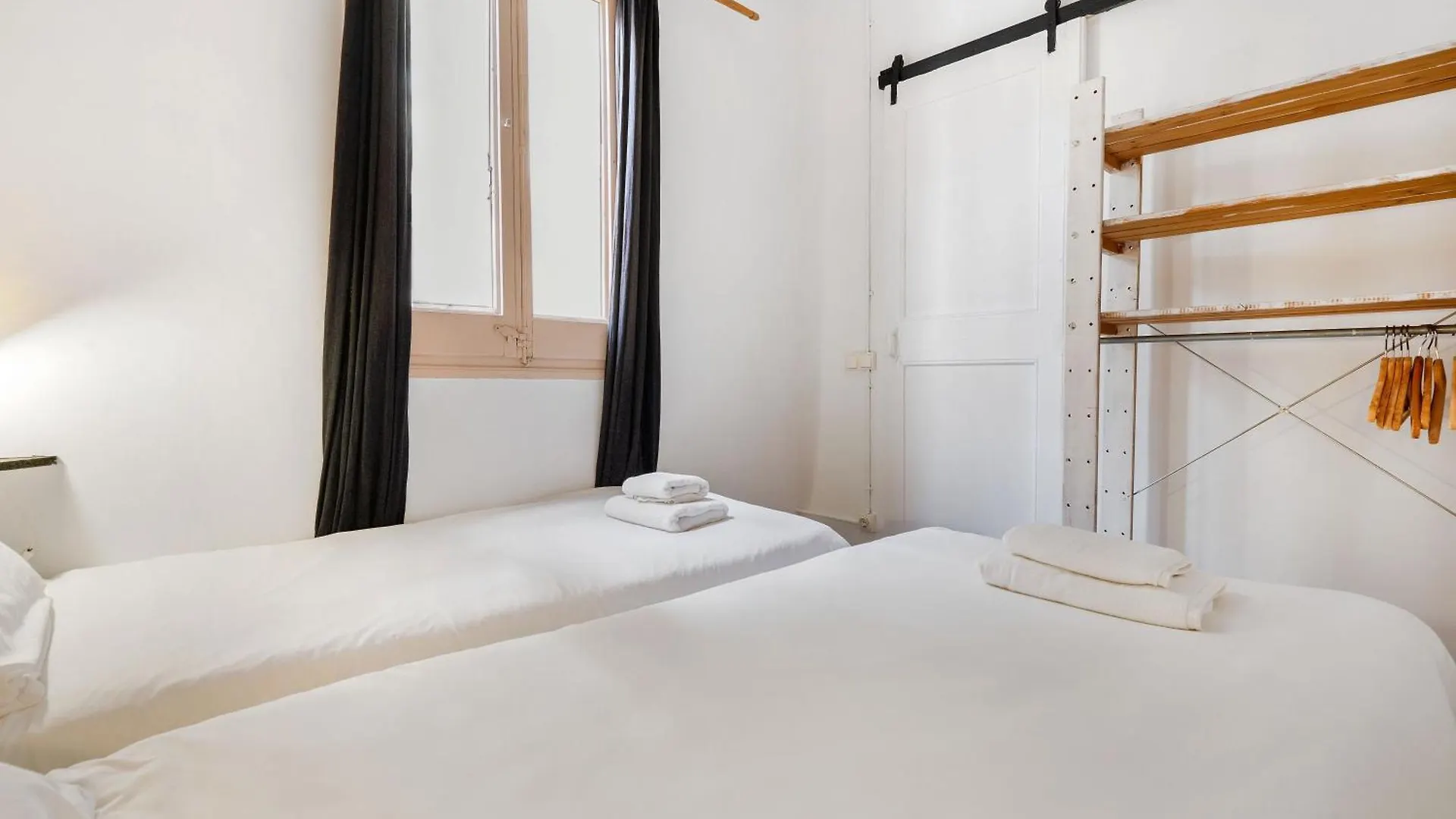 Fridays Flats Retro Chic In Poble Sec Apartment Barcelona Spain