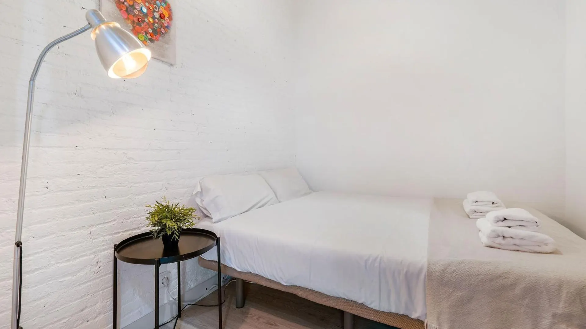Fridays Flats Retro Chic In Poble Sec Apartment Barcelona