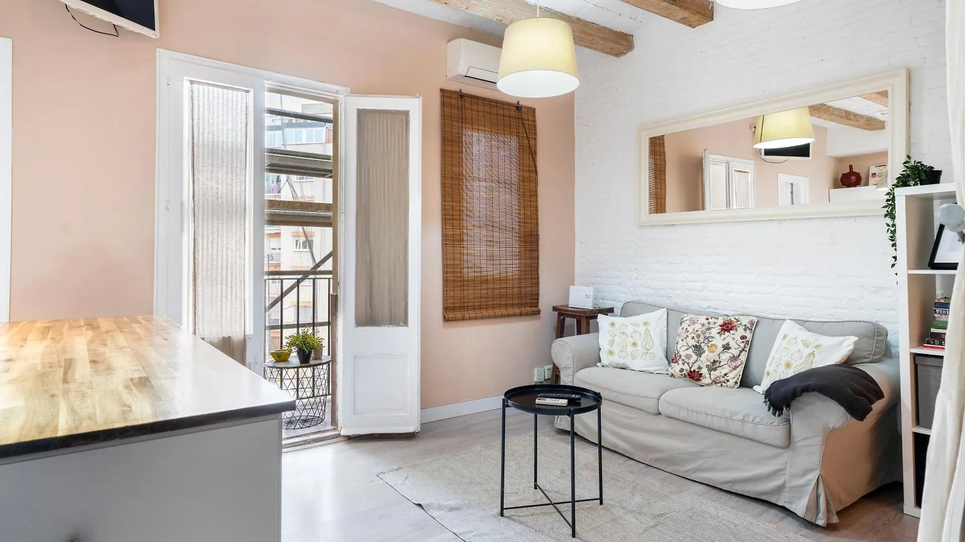 Fridays Flats Retro Chic In Poble Sec Apartment Barcelona Spain