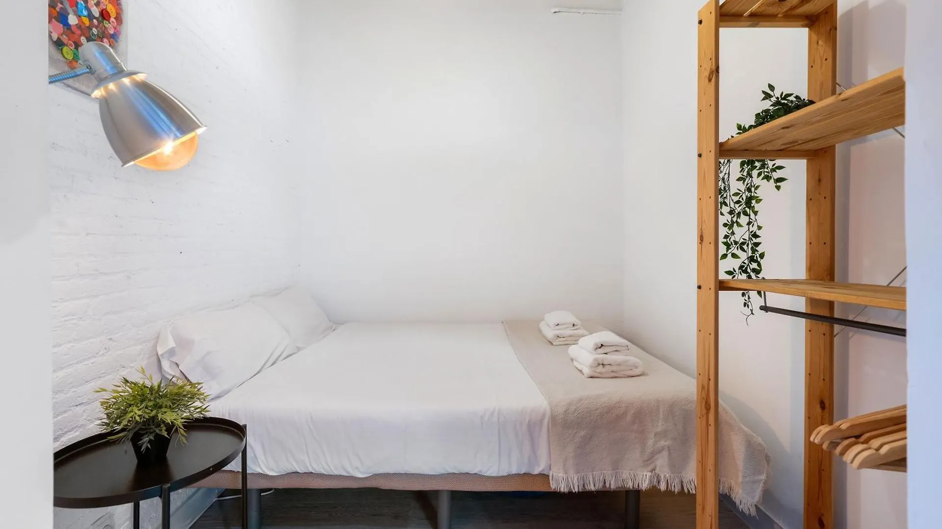 Fridays Flats Retro Chic In Poble Sec Apartment Barcelona